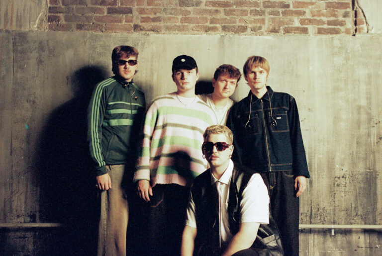 PRESSPIC_ROSMARIN_Credits_Four_Music