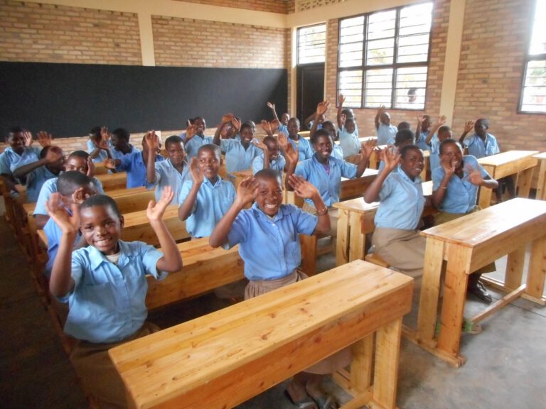 NO24_FLY&HELP_04 (1)