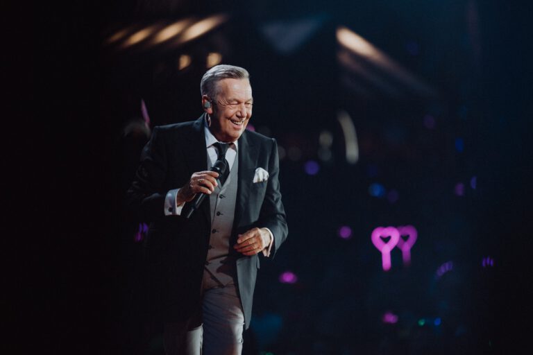 Roland-Kaiser_DIE-ARENA-TOURNEE_2025_Foto_FrankEmbacher (10)