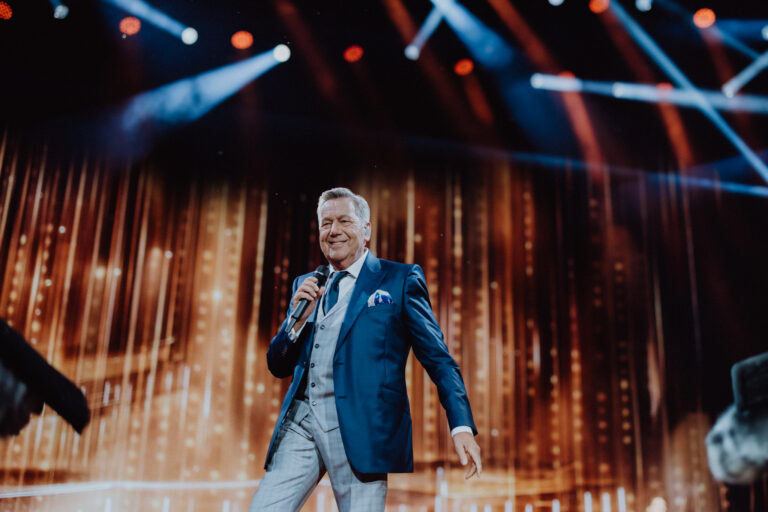 Roland-Kaiser_DIE-ARENA-TOURNEE_2025_Foto_FrankEmbacher (6)